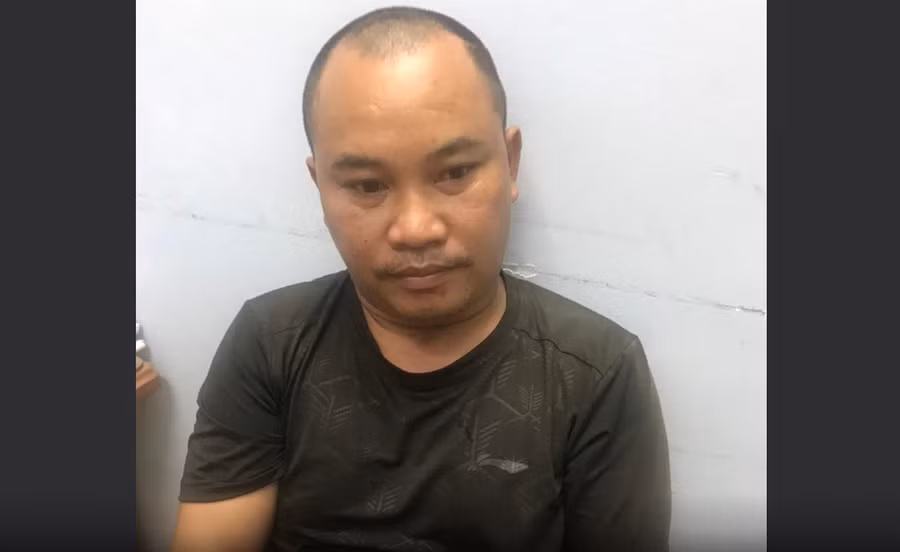 Nguyễn Bạch Phượng Vỹ tại cơ quan công an