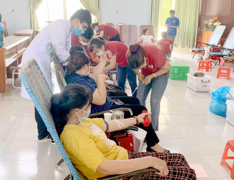 Nhờ làm tốt công tác tuyên truyền mà số lượng người tham gia hiến máu tình nguyện của huyện Phú Thiện luôn đạt và vượt chỉ tiêu đề ra. 