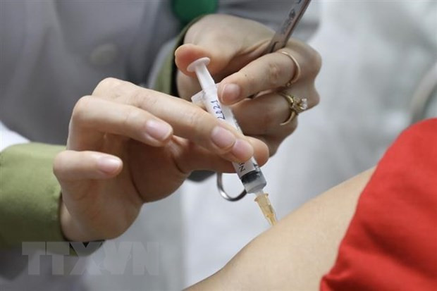 Tiêm thử nghiệm vaccine Nano Covax cho tình nguyện viên. (Ảnh: Minh Quyết/TTXVN) Tiêm thử nghiệm vaccine Nano Covax cho tình nguyện viên. (Ảnh: Minh Quyết/TTXVN)