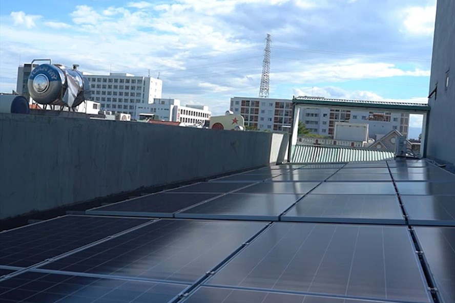 Một dự án điện mặt trời áp mái ở Đà Nẵng. Ảnh: TMHL. Một dự án điện mặt trời áp mái ở Đà Nẵng. Ảnh: TMHL.