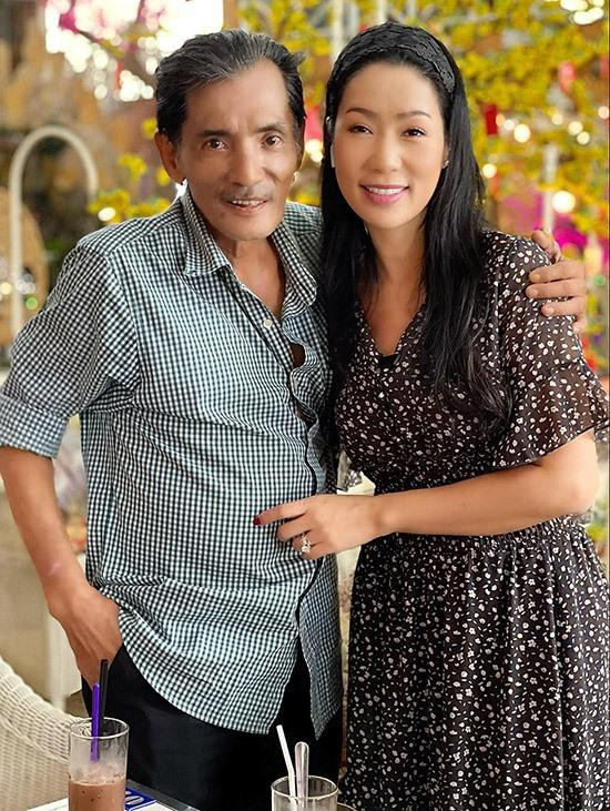 Nghệ sỹ Thương Tín và nghệ sỹ Trịnh Kim Chi. (Ảnh: Internet)