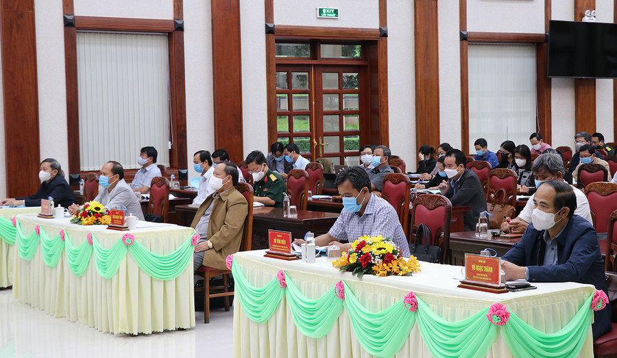 Các đồng chí Thường trực Tỉnh ủy, Ủy viên Ban Thường vụ Tỉnh, Tỉnh ủy viên, lãnh đạo các sở, ban, ngành đoàn thể tỉnh tham dự hội nghị tại điểm cầu tỉnh Gia Lai-Ảnh Phương Linh