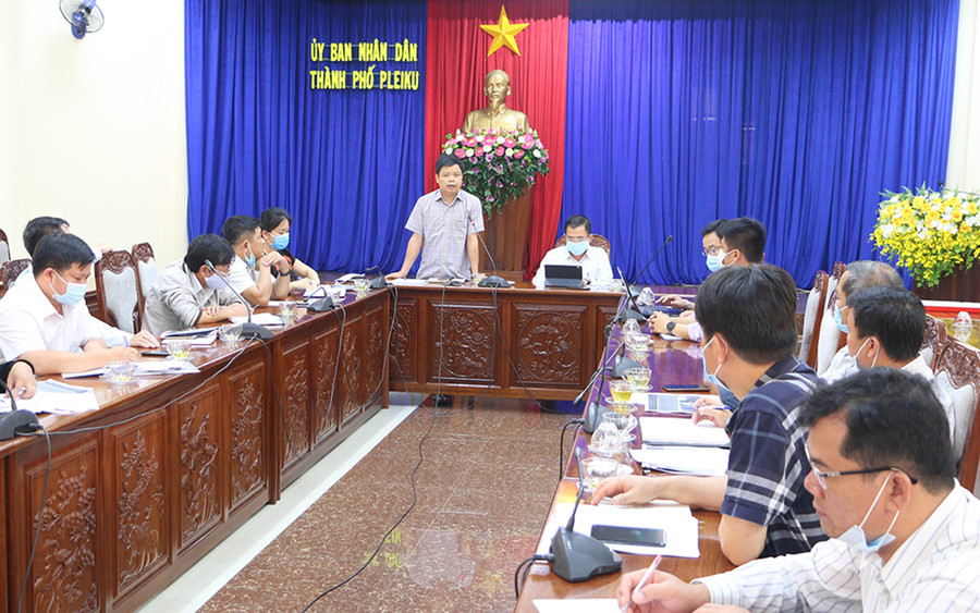  Quang cảnh buổi họp. Ảnh: Quang Tấn