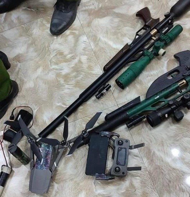 Số tang vật súng, đạn công an thu giữ - Ảnh: Công an cung cấp Số tang vật súng, đạn công an thu giữ - Ảnh: Công an cung cấp