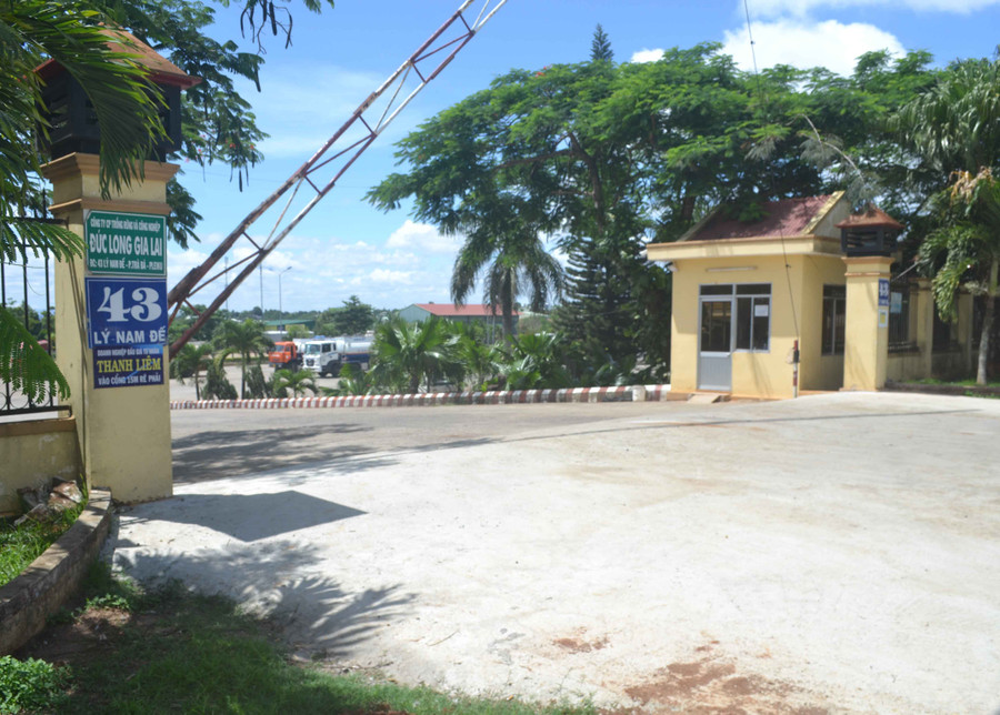 Tường rào Bến xe tải Đức Long Gia Lai mới được xây lại. Ảnh: Hoàng Minh