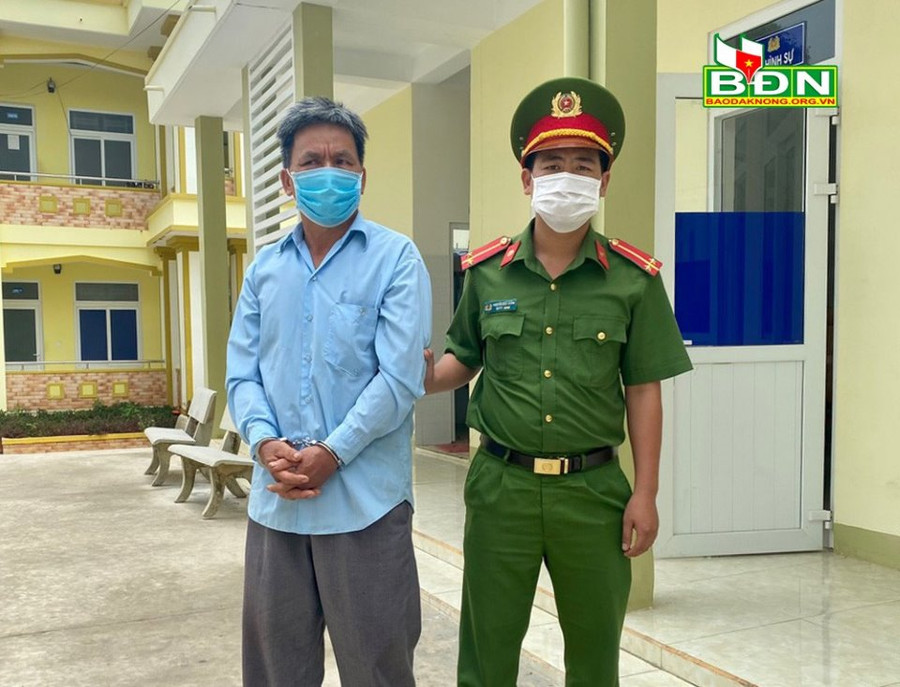 Công an huyện Krông Nô bắt giữ đối tượng Hoàng Mạnh Dương Công an huyện Krông Nô bắt giữ đối tượng Hoàng Mạnh Dương