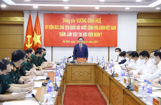Chủ tịch Quốc hội Vương Đình Huệ đã đến thăm và làm việc tại Học viện Quân y - Ảnh: Thành Chung Chủ tịch Quốc hội Vương Đình Huệ đã đến thăm và làm việc tại Học viện Quân y - Ảnh: Thành Chung