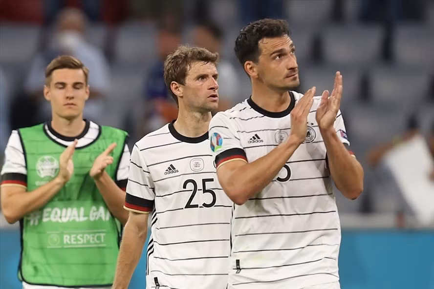 Thomas Muller (25) sẽ lỡ trận đấu của tuyển Đức với Hungary, trong khi Mats Hummels chưa chắc chắn. Ảnh: Bild