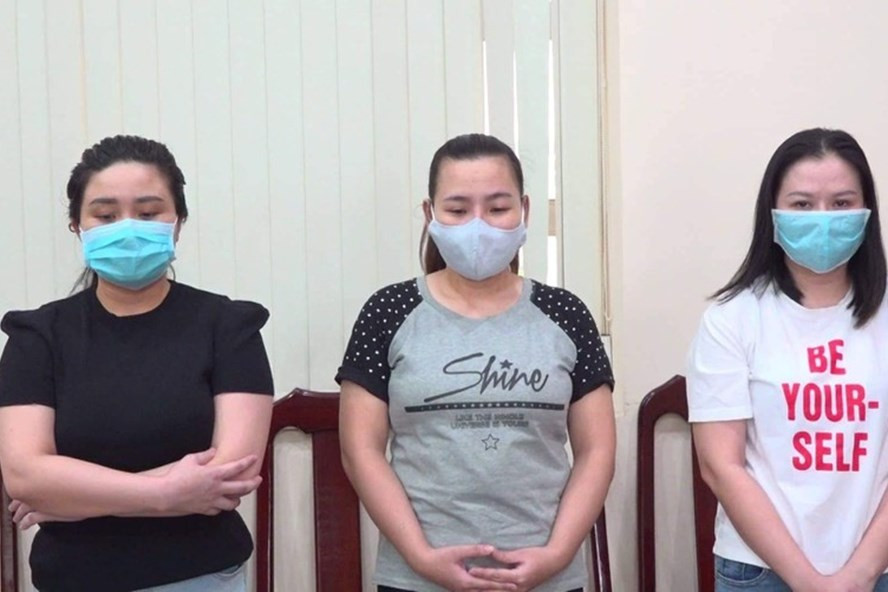 Các đối tượng từ trái qua: Hoàng Thị Kiều Trang, Hoàng Thị Trang và Nguyễn Ngọc Nga. ảnh: CACC Các đối tượng từ trái qua: Hoàng Thị Kiều Trang, Hoàng Thị Trang và Nguyễn Ngọc Nga. ảnh: CACC