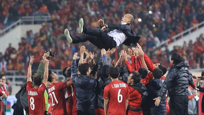 Đây là những hình ảnh mà rất nhiều người Việt Nam muốn thấy trên sân Mỹ Đình