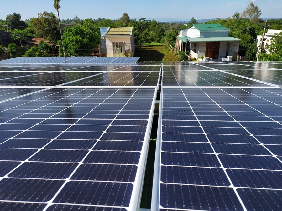 Thời gian qua, tỉnh Đắk Lắk nở rộ mô hình trang trại kết hợp lắp đặt điện mặt trời nhưng tiềm ẩn nhiều rủi ro nếu chủ đầu tư không nắm kỹ các quy định của pháp luật. Ảnh: B.T Thời gian qua, tỉnh Đắk Lắk nở rộ mô hình trang trại kết hợp lắp đặt điện mặt trời nhưng tiềm ẩn nhiều rủi ro nếu chủ đầu tư không nắm kỹ các quy định của pháp luật. Ảnh: B.T