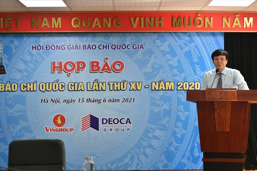  Buổi họp báo chiều 15.6.