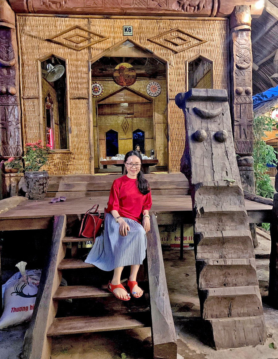 Kiến trúc mang đậm dấu ấn văn hóa Tây Nguyên tại nhà hàng Tơ Nưng. Ảnh: Minh Châu