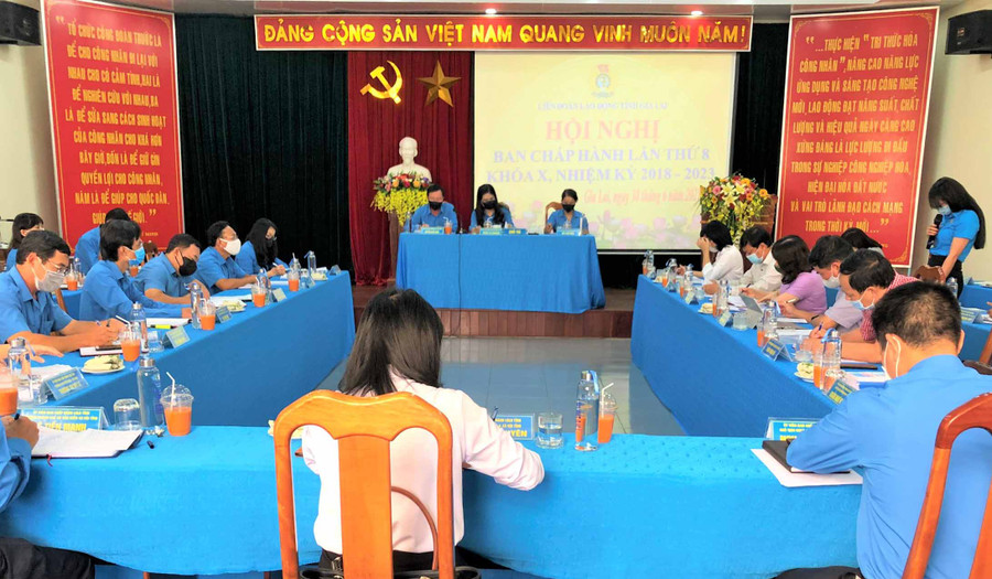 Nhiều ý kiến được LĐLĐ các huyện, thị xã, thành phố ý kiến tại Hội nghị. Ảnh. Đinh Yến