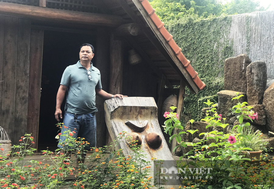 Cầu thang lên nhà sàn của người Ê Đê. Ảnh: Duy Hậu.