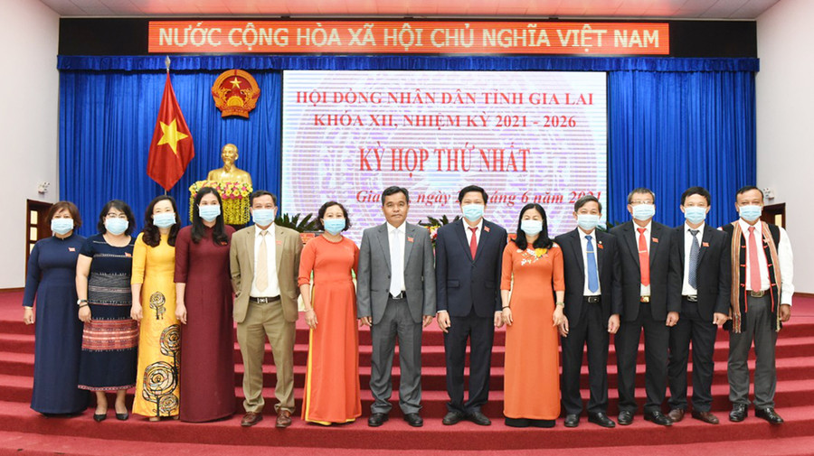 Thường trực HĐND tỉnh và lãnh đạo các Ban HĐND tỉnh khóa XII (nhiệm kỳ 2021-2026) ra mắt, nhận nhiệm vụ tại kỳ họp. Ảnh: Đức Thụy Thường trực HĐND tỉnh và lãnh đạo các Ban HĐND tỉnh khóa XII, nhiệm kỳ 2021-2026 ra mắt, nhận nhiệm vụ tại kỳ họp. Ảnh: Đức Thụy