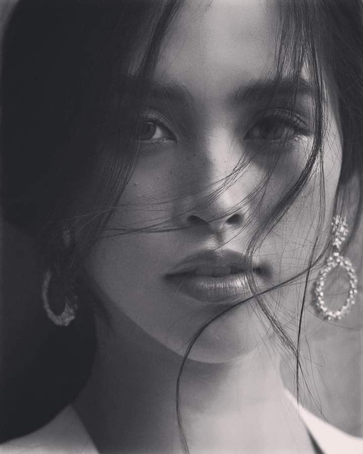 Sau 3 năm đăng quang, nhan sắc của Tiểu Vy ngày càng thăng hạng, trưởng thành và mặn mà hơn. Cô theo đuổi phong cách gợi cảm, phóng khoáng nhưng trong chừng mực cho phép của một hoa hậu. ẢNH: NVCC