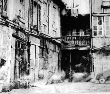 Ngôi nhà số 9, ngõ Compoint, nơi ở của Nguyễn Ái Quốc tại Paris trong thời gian hoạt động ở Pháp. (Ảnh: Tư liệu/TTXVN phát) Ngôi nhà số 9, ngõ Compoint, nơi ở của Nguyễn Ái Quốc tại Paris trong thời gian hoạt động ở Pháp. (Ảnh: Tư liệu/TTXVN phát)