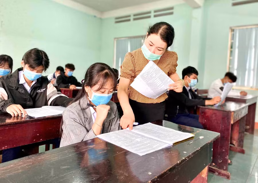 Sở GD-ĐT yêu cầu các trường không để xảy ra tình trạng đã biết trước học sinh hỏng tốt nghiệp nhưng không có giải pháp kịp thời. Ảnh: Mộc Trà