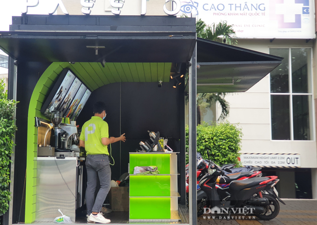  Ki ốt của Passio Coffee trước một toà nhà văn phòng ở quận 3, TP.HCM. Ảnh: Hồng Phúc.