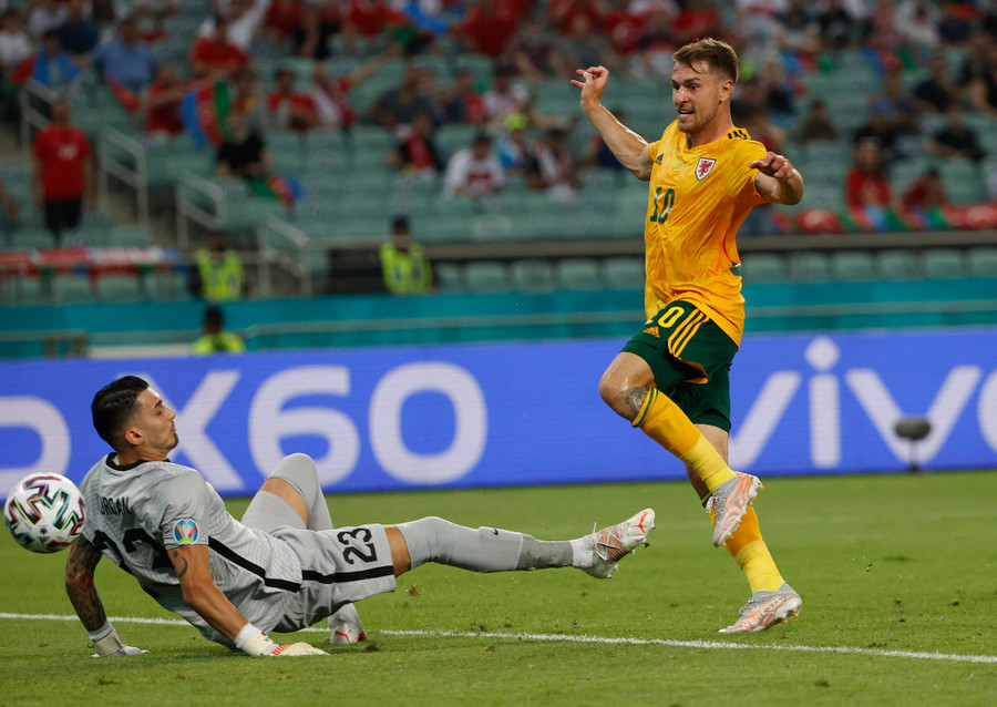 Aaron Ramsey mở tỷ số cho đội tuyển Xứ Wales ở phút 43. Ảnh: REUTERS