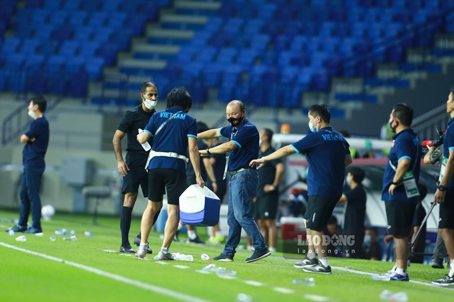  2 Ông Park sẽ bị cấm chỉ đạo trận gặp UAE. Ảnh: Trung Thu