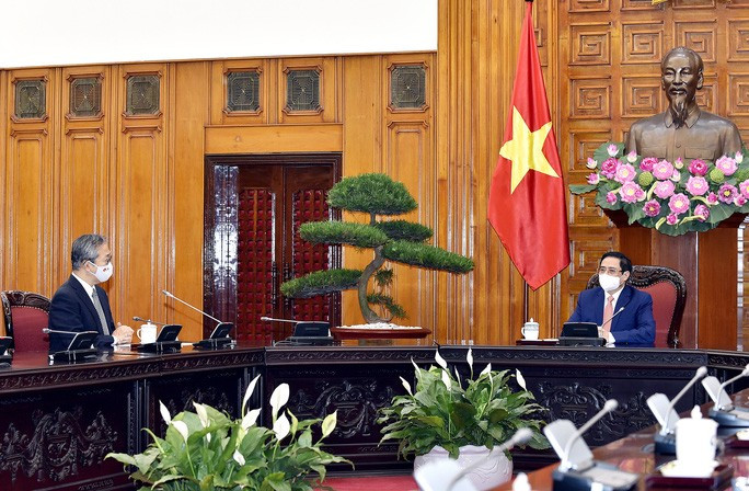Thủ tướng Phạm Minh Chính: 1 triệu liều vắc-xin Chính phủ Nhật Bản tặng Việt Nam là món quà quý báu, kịp thời, là nghĩa cử cao đẹp thể hiện sự cảm thông, chia sẻ lẫn nhau khi khó khăn, thể hiện tình hữu nghị giữa Chính phủ và nhân dân hai nước - Ảnh: VGP