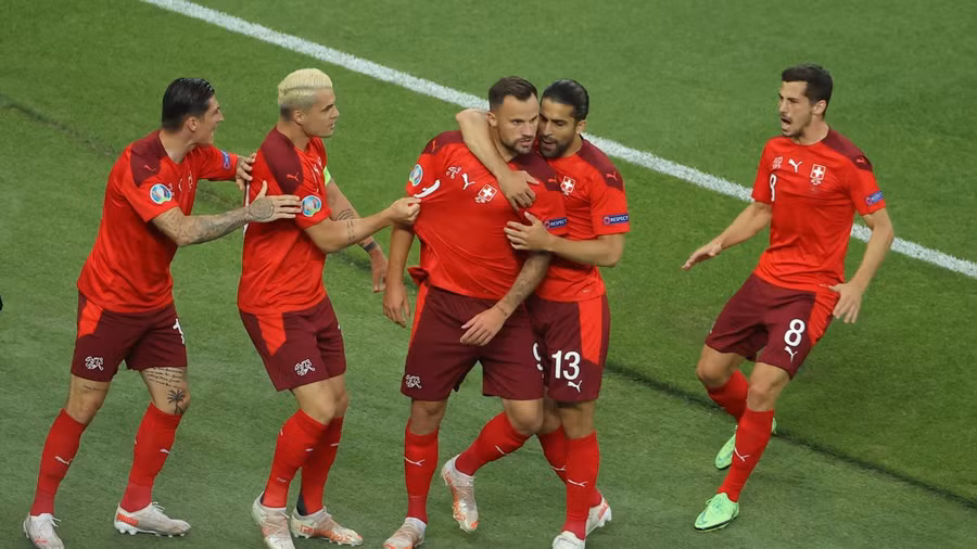 Tuyển Thụy Sĩ hứa hẹn gây bất ngờ trước tuyển Pháp. Ảnh: AFP