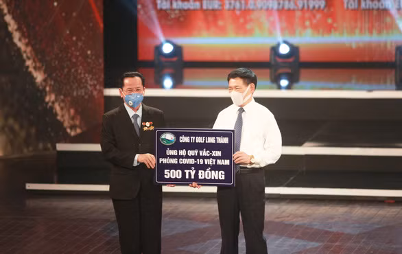 "Vượt mặt" nhiều đại gia, Golf Long Thành của ông Lê Văn Kiểm là doanh nghiệp có mức đóng góp lớn nhất cho quỹ vaccine trong ngày ra mắt 5/6 (Ảnh IT)
