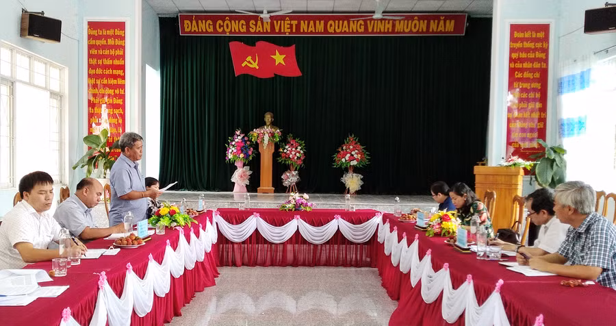 Chủ tịch Ủy ban MTTQ Việt Nam tỉnh Hồ Văn Điềm phát biểu tại buổi làm việc. Ảnh: Lê Đại Đồng chí Hồ Văn Điềm, Chủ tịch Ủy ban MTTQ Việt Nam tỉnh phát biểu tại buổi làm việc. Ảnh: Lê Đại