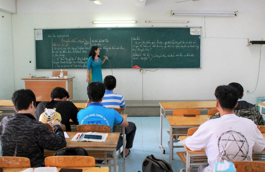 Hiện nay học sinh tốt nghiệp THCS học nghề muốn học để thi tốt nghiệp THPT vẫn phải đến Trung tâm Giáo dục thường xuyên - Ảnh: V.Đ