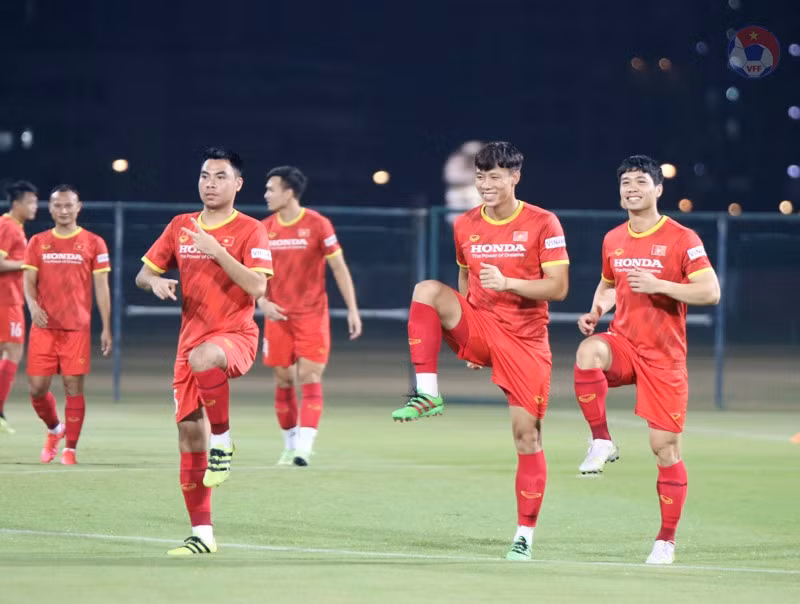 Các cầu thủ đội tuyển Việt Nam hướng đến 3 điểm trước Indonesia. Ảnh: VFF