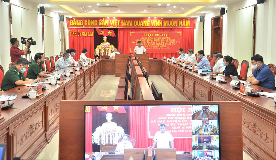 Quang cảnh hội nghị giao ban công tác Đảng quý II tại điểm cầu trung tâm. Ảnh: Phương Linh Quang cảnh Hội nghị giao ban công tác Đảng quý II tại điểm cầu trung tâm. Ảnh: Phương Linh