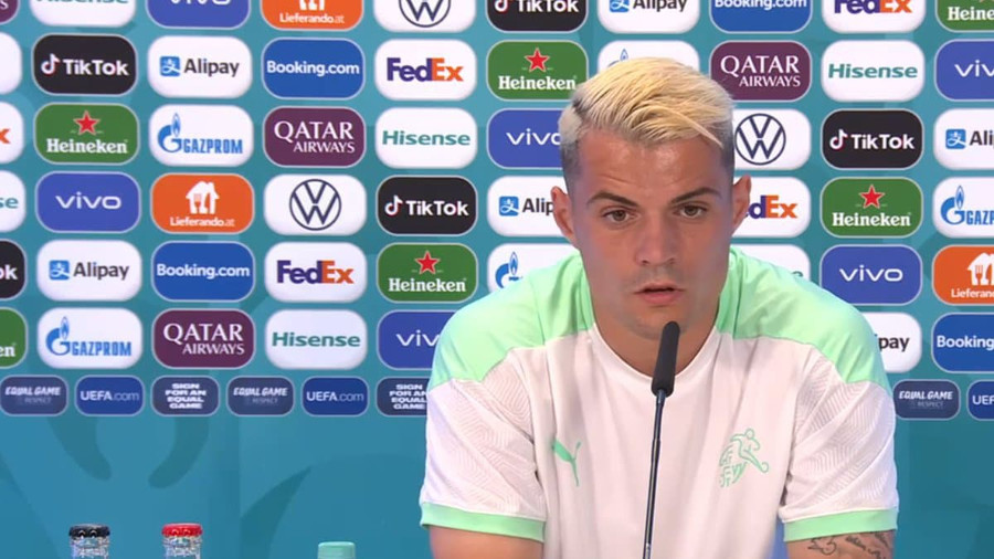 Granit Xhaka không e ngại tuyển Pháp mạnh hơn, khẳng định tuyển Thụy Sĩ đủ khả năng gây bất ngờ. Ảnh: RMC SPORT Granit Xhaka không e ngại tuyển Pháp mạnh hơn, khẳng định tuyển Thụy Sĩ đủ khả năng gây bất ngờ. Ảnh: RMC SPORT