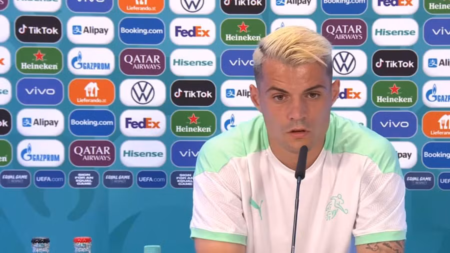 Granit Xhaka không e ngại tuyển Pháp mạnh hơn, khẳng định tuyển Thụy Sĩ đủ khả năng gây bất ngờ. Ảnh: RMC SPORT