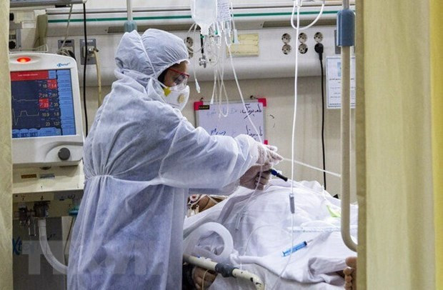 Điều trị cho bệnh nhân mắc COVID-19 tại bệnh viện ở Tehran, Iran. (Ảnh: IRNA/TTXVN) Điều trị cho bệnh nhân mắc COVID-19 tại bệnh viện ở Tehran, Iran. (Ảnh: IRNA/TTXVN)
