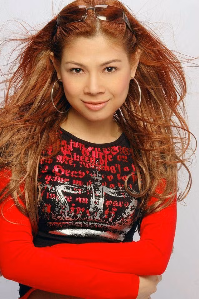 Giọng ca Búp bê con trai từng nuôi ước mơ trở thành cô giáo trước khi theo đuổi sự nghiệp ca hát. ẢNH: FBNV