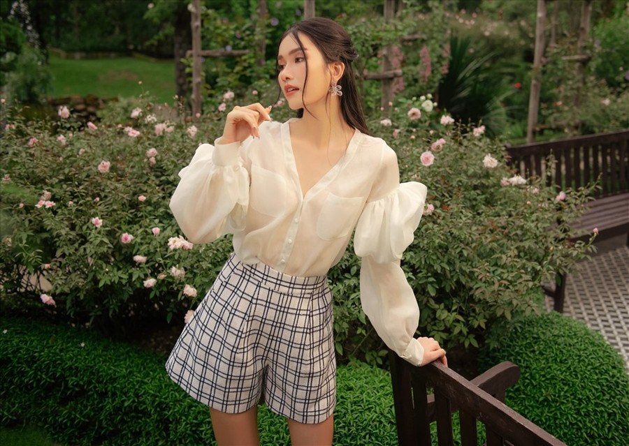  Hiện tại, cô đang thử sức với lĩnh vực MC và có ý định “lấn sân” sang sự nghiệp Biên tập viên truyền hình. Ảnh; Huỳnh Trí Nghĩa.