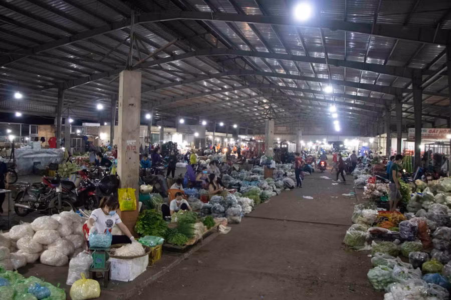 Chợ đầu mối Tân Hòa (TP. Buôn Ma Thuột). Ảnh: Hoàng Gia