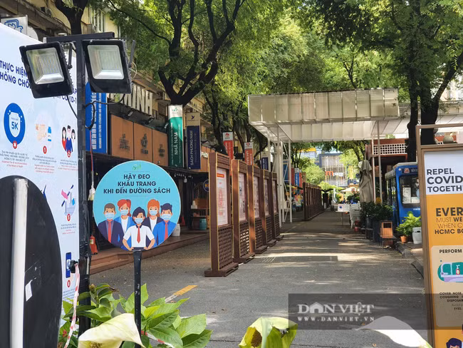 Đường sách TP.HCM đóng cửa trong đợt dịch Covid-19 bùng phát lần thứ tư. (Ảnh: Hồng Phúc).