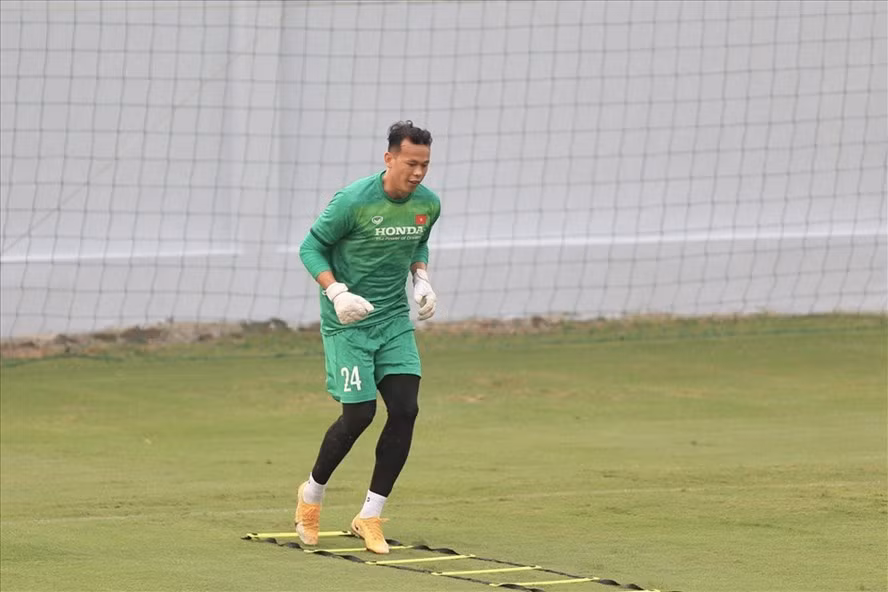 Thủ môn Tấn Trường muốn lấy lại niềm tin từ người hâm mộ. Ảnh: Hoài Thu