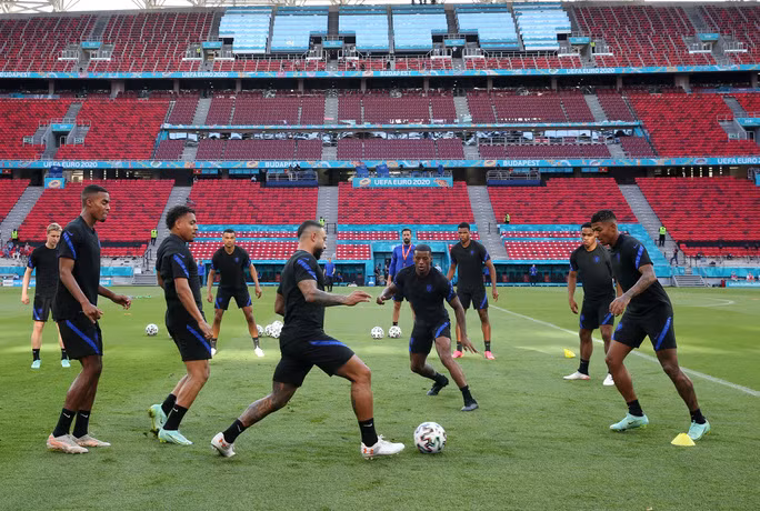 Đội tuyển Hà Lan tập luyện trước thềm vòng 1/8