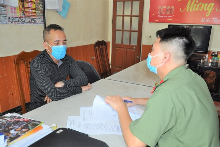 Đối tượng Đào Anh Tuấn tại cơ quan Công an. Ảnh Công an Hải Dương