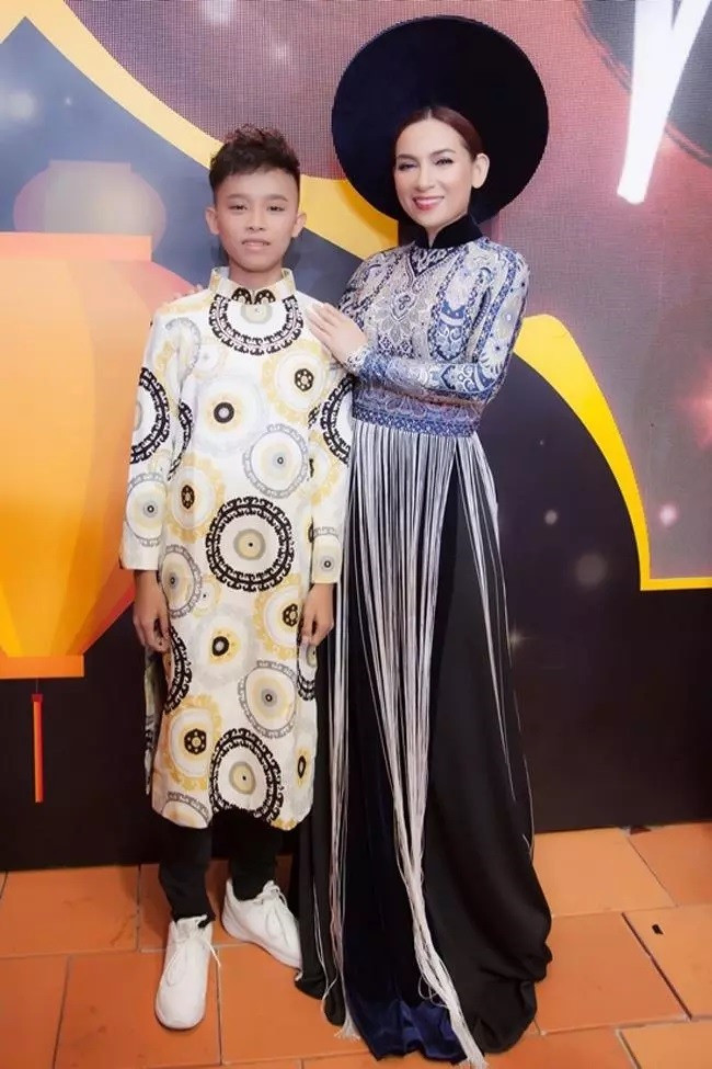 Phi Nhung - Hồ Văn Cường. Ảnh: CTCC.