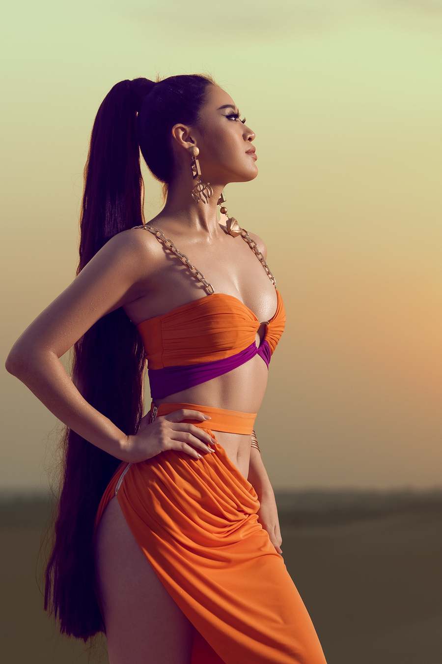 Từ nước Mỹ, Hoa hậu Khánh Vân chia sẻ: “Hiện Vân cảm thấy rất vui và hạnh phúc. Cám ơn mọi người vì đã yêu thương, đồng hành cùng Vân. Đây là động lực lớn để Vân cố gắng nhiều hơn nữa. Một lần nữa, xin được gửi tình yêu thương của mình đến với mọi người”. Ảnh: Nguyễn Long.