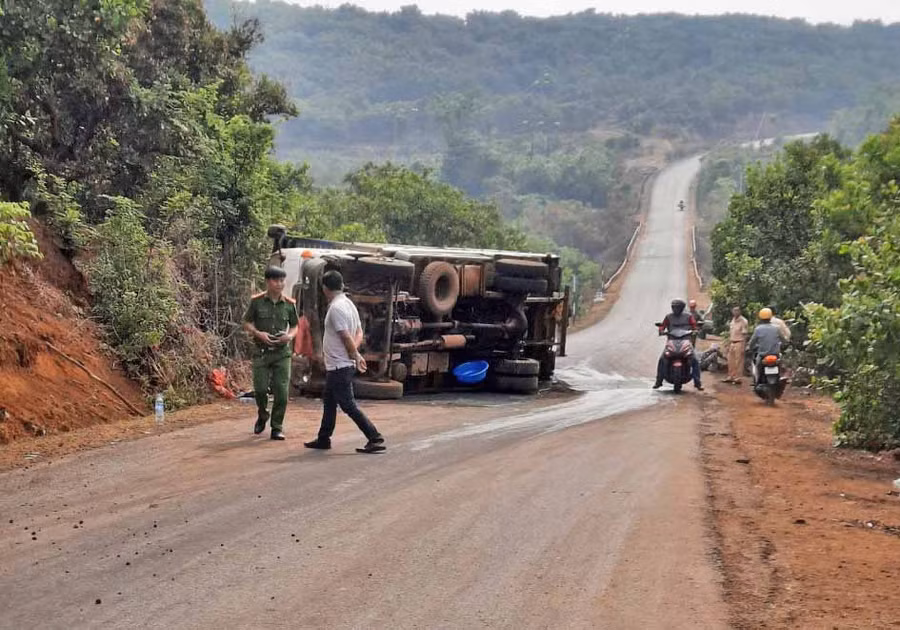 1. Hiện trường vụ tai nạn giao thông xảy ra tại huyện Ia Grai vào tháng 4-2021 làm 1 người tử vong tại chỗ. Ảnh H.S 