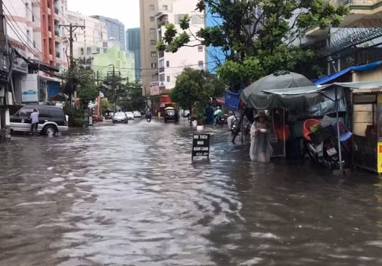 Mưa ngập tại TP.HCM -ẢNH CẮT TỪ VIDEO CLIP