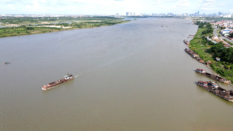 Nhiều dòng sông lớn như sông Hồng, sông Mê Công... ở nước ta bắt nguồn từ ngoài lãnh thổ nên vấn đề bảo đảm an ninh nguồn nước, nhất là nước sông càng trở nên phức tạp, khó khăn - Ảnh Lê Quân