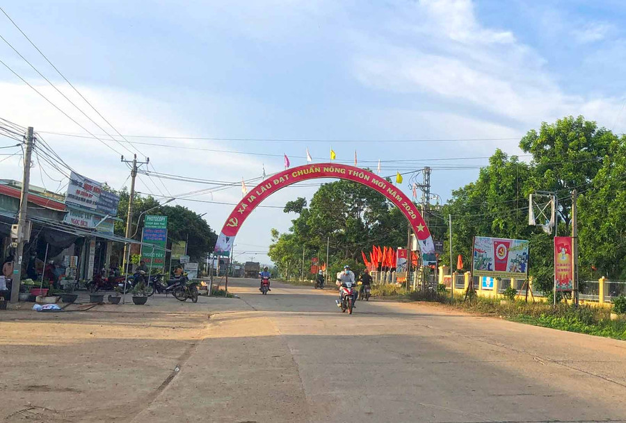 Hạ tầng giao thông ở xã Ia Lâu được đầu tư xây dựng khang trang, sạch đẹp. Ảnh: Anh Huy