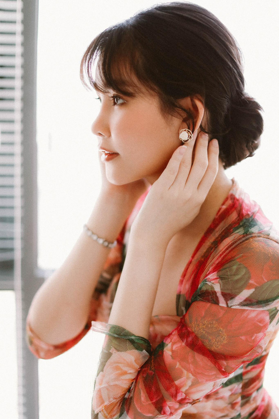 Hơn thế nữa, cô cũng gửi lời chúc sức khỏe đến mọi người và mong muốn dịch bệnh nhanh chóng được kiểm soát để cuộc sống trở lại bình thường - Ảnh: NVCC